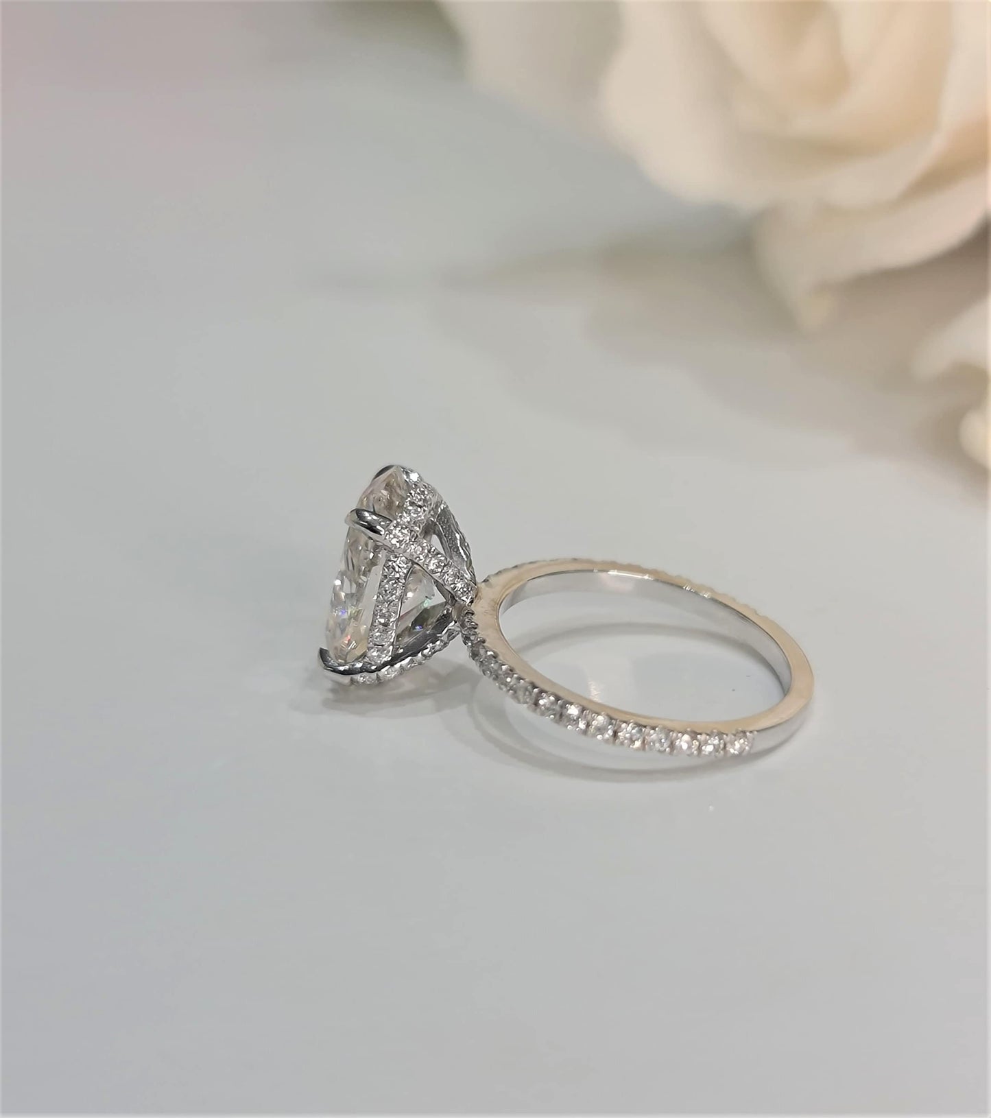 3.0 CT Oval Hidden Halo CVD G/VS1 Diamond Engagement Ring